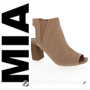 NWT Mia Peep-Toe Bootie